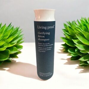 Living Proof clarifying detox shampoo